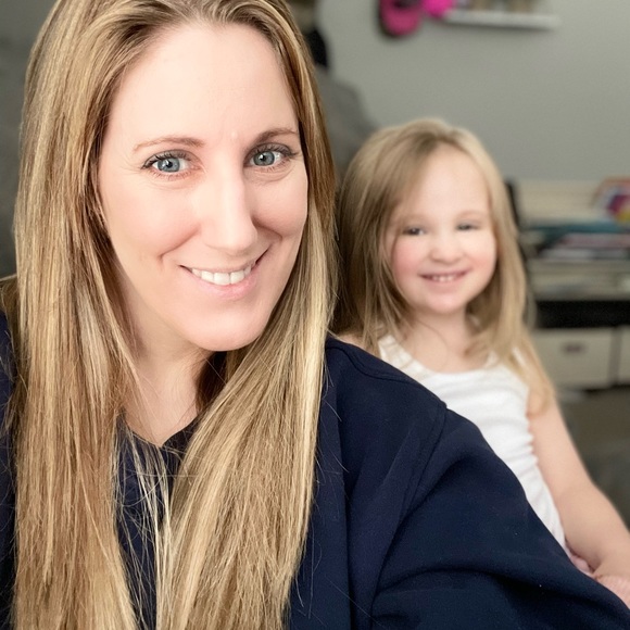 Meet your Posher, Jennifer - Picture 2 of 2